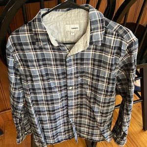 Sonoma, casual button down. Size: Medium.